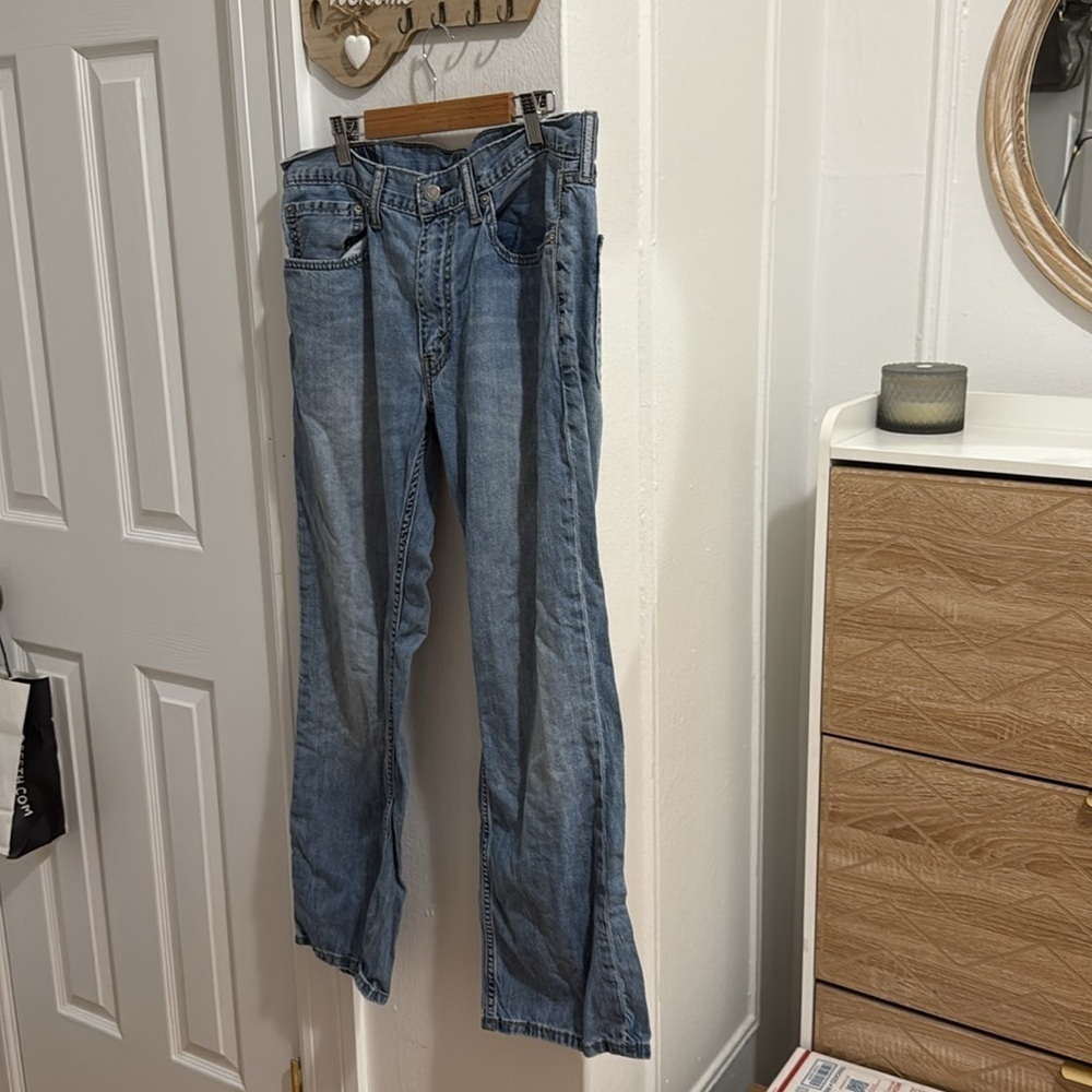 𝅺levi’s Jeans - Picture 2 of 7